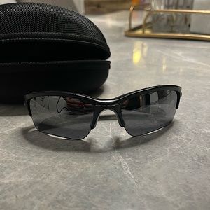 Like new men’s Oakley sunglasses for sale! Never worn!
